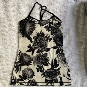 Lululemon Power Y yoga tank top with built in bra - size 4